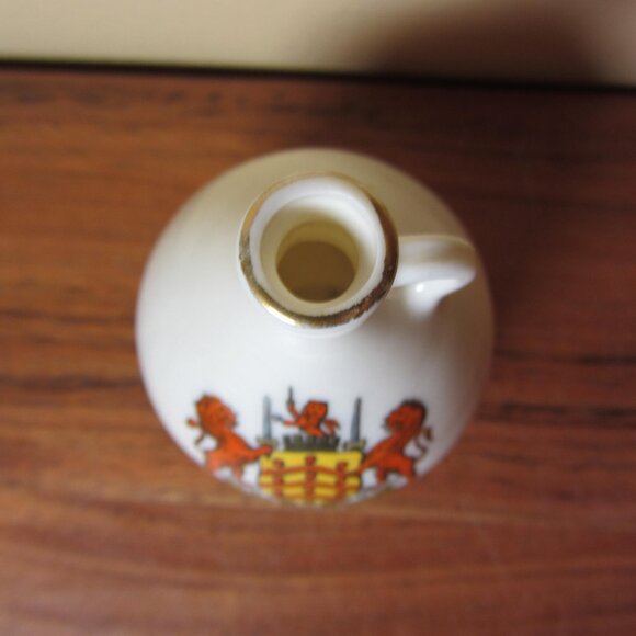 W.H. Goss crested heraldry china vintage Gloucester (modern) (GC072 Grace) - Picture 4 of 7